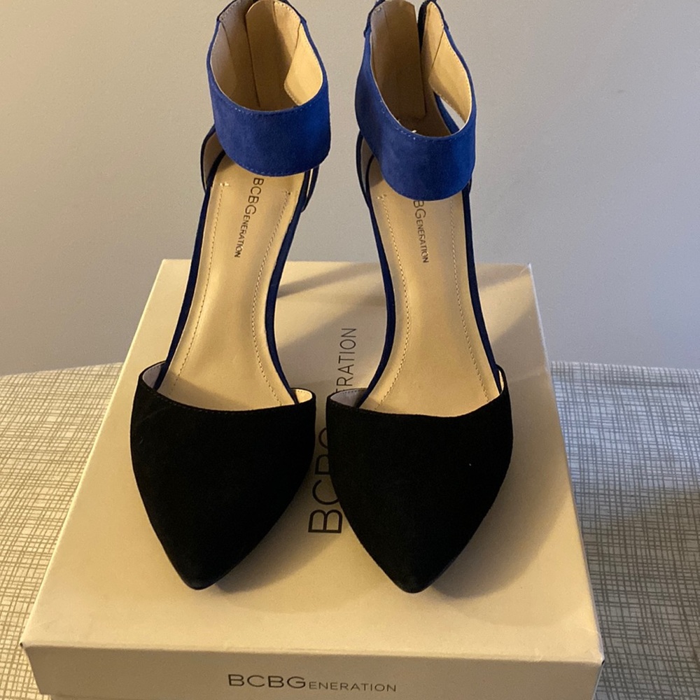 BcBg pumps